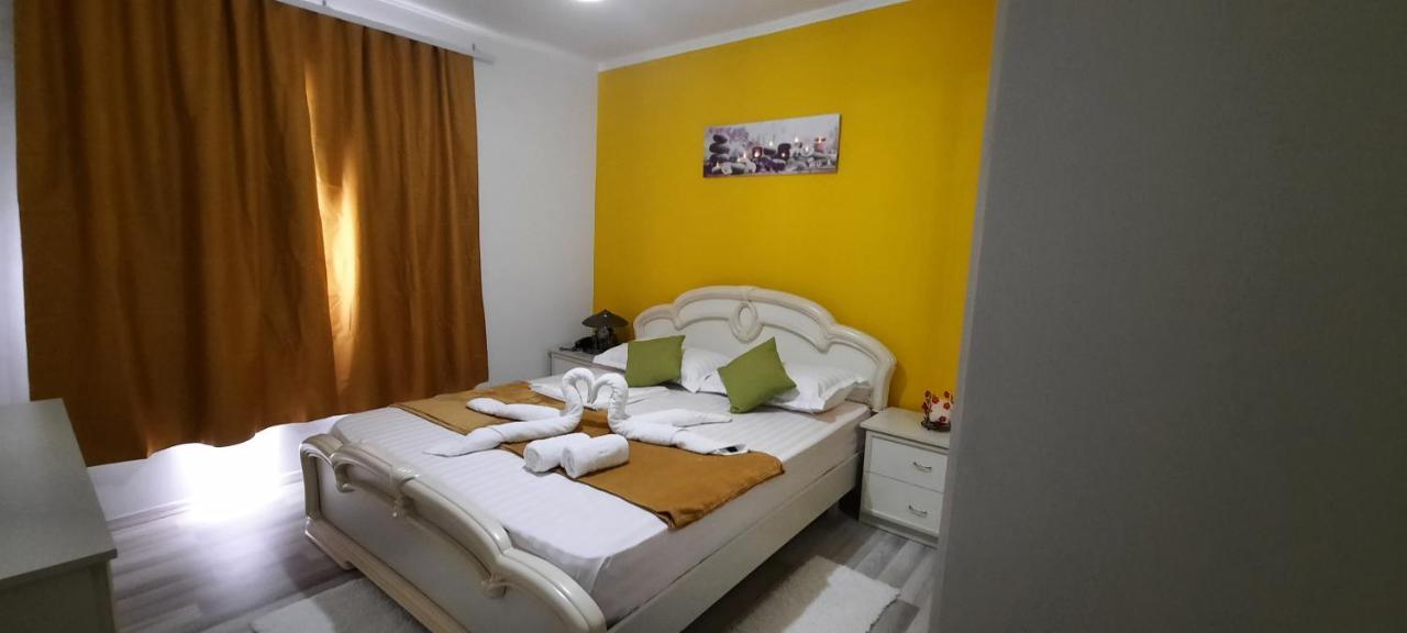 Apartmán Apartament Clara Përmet Exteriér fotografie
