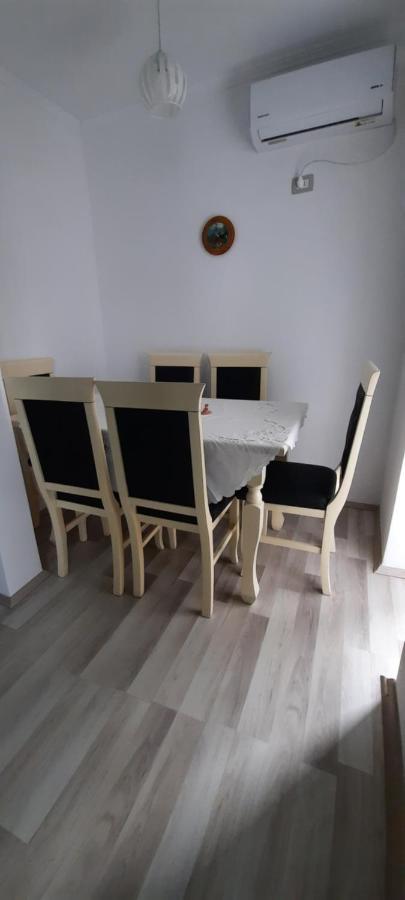 Apartmán Apartament Clara Përmet Exteriér fotografie