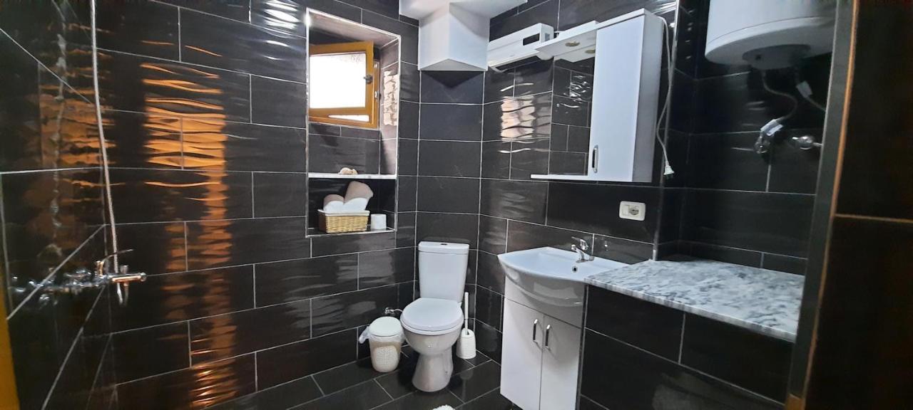 Apartmán Apartament Clara Përmet Exteriér fotografie