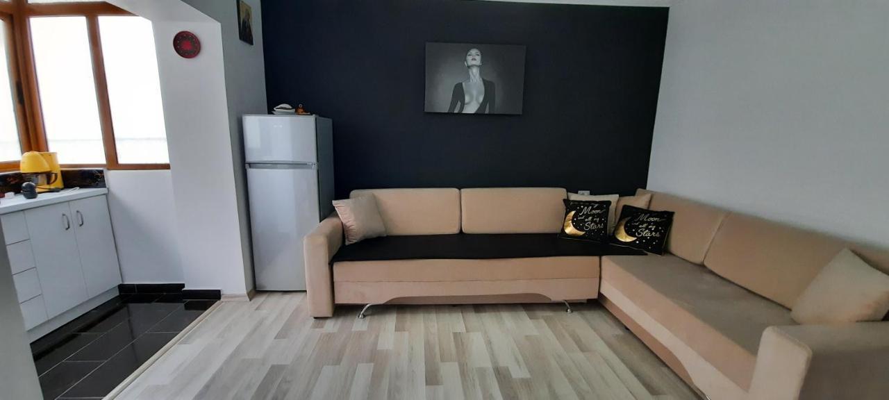 Apartmán Apartament Clara Përmet Exteriér fotografie